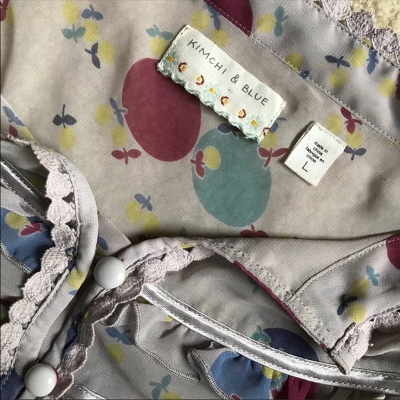 Kimchi & Blue Sheer Popover Patterned Blouse - Picture 3 of 4